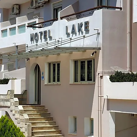 Hotel Lake Studios